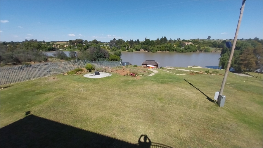 6 Bedroom Property for Sale in Deneysville Free State